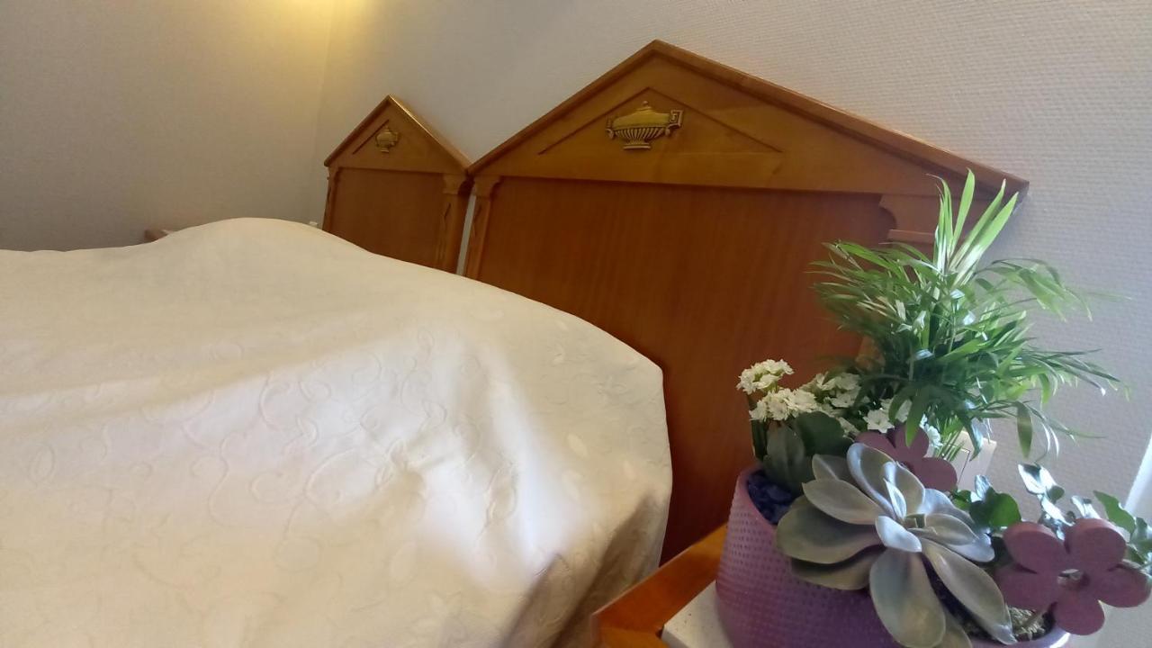 Logis Hotel & Restaurant Du Chemin Des Dames Corbeny Εξωτερικό φωτογραφία